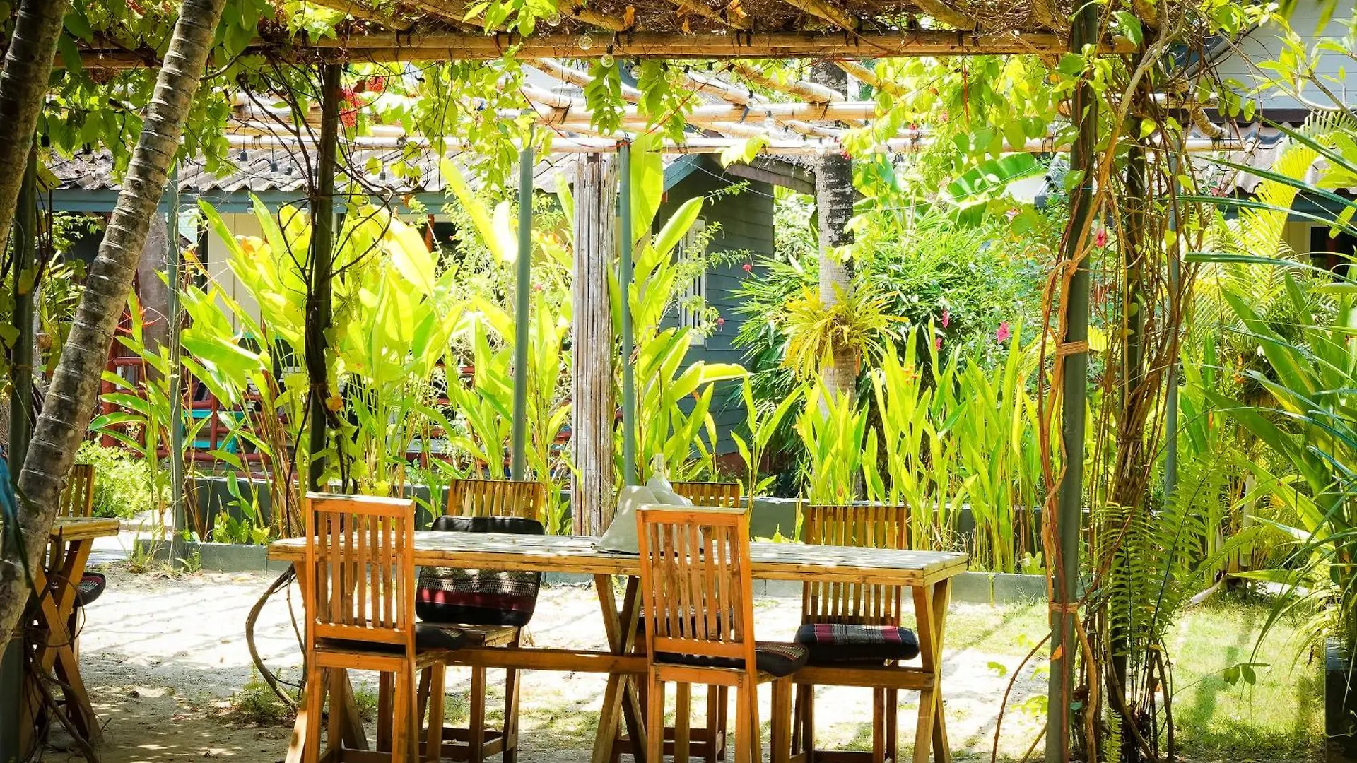 Oasis Yoga Bungalows Ko Lanta 2*,